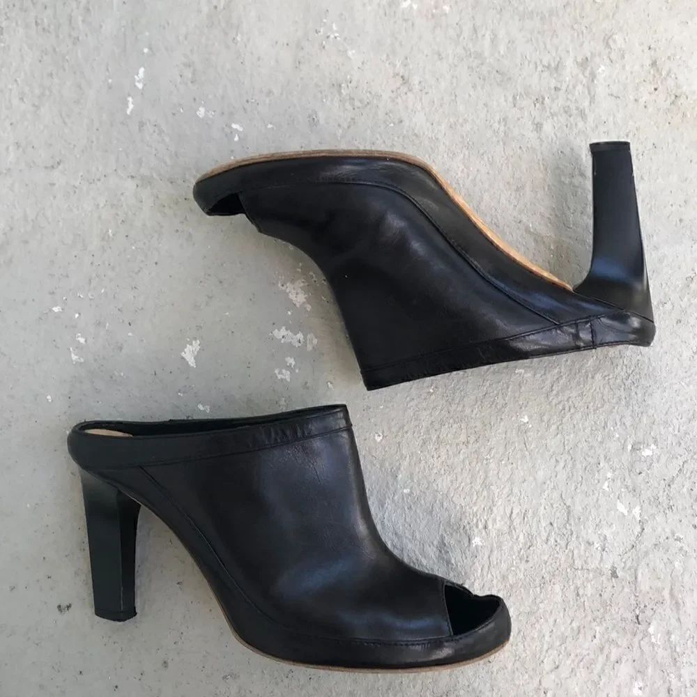 Herzel De Bach mules